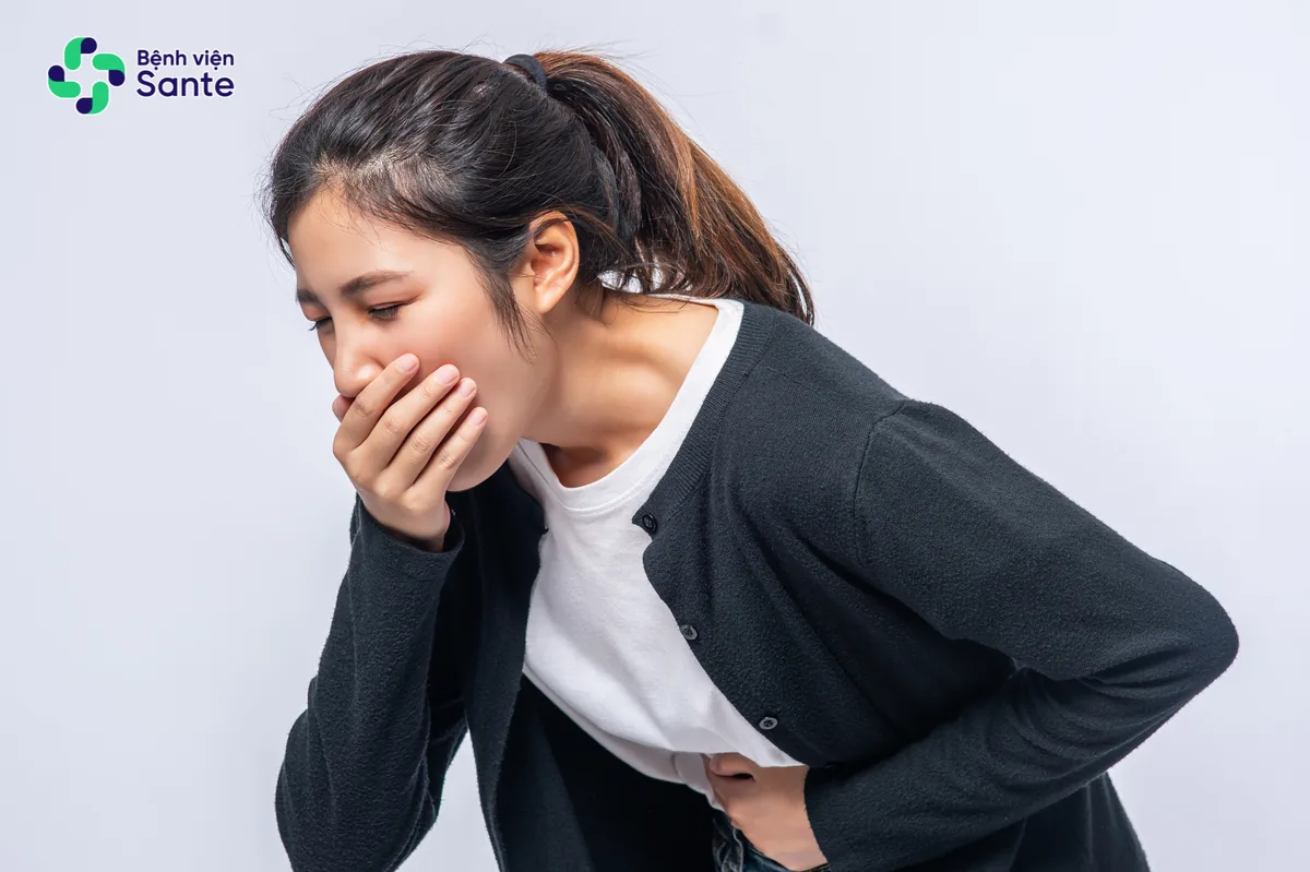 Ợ chua, ợ nóng và cảm giác buồn nôn tái diễn do trào ngược dạ dày thực quản