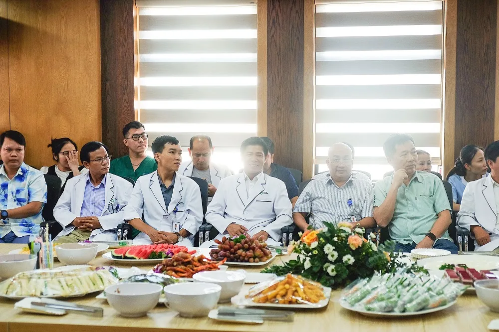 Đội ngũ y bác sĩ vớ chuyên môn cao Đội ngũ y bác sĩ vớ chuyên môn cao - Bệnh viện SANTE Bình Thạnh, TP.HCM
